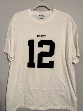 BRADY Men's White Graphic '12' Crewneck T-Shirt